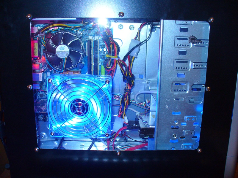 Case Mod- Fans 003.jpg Case Mod- Fans 003.jpg