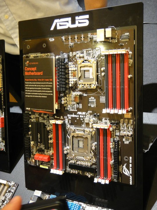 asus-concept-mobo.jpg