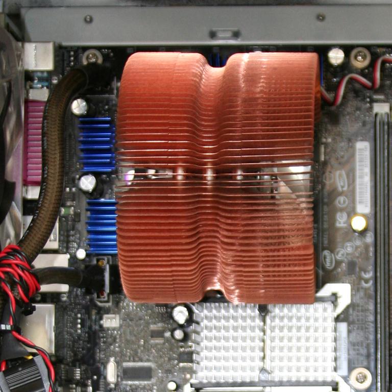 Zalman 9500 975XBX2 Heat Sink Clearances Picture.jpg