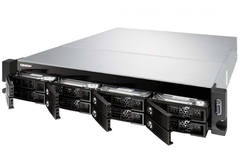 QNAP TS-x70 b.jpg