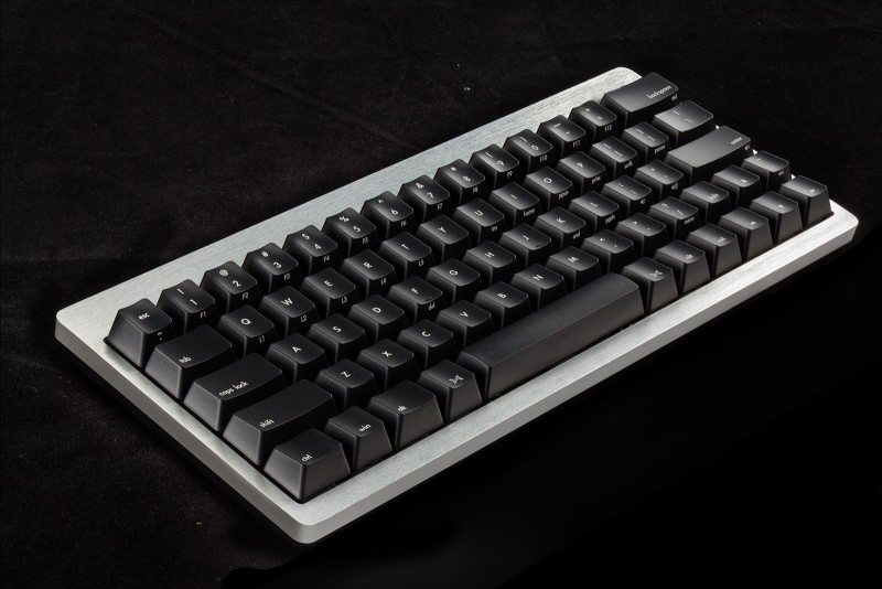 AluminumMechanicalKeyboard02.jpg