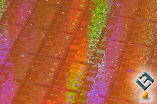 intel_nehalem_wafer_close.jpg