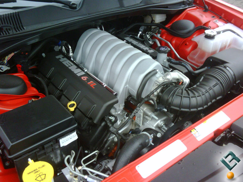 challenger_srt8_engine.jpg