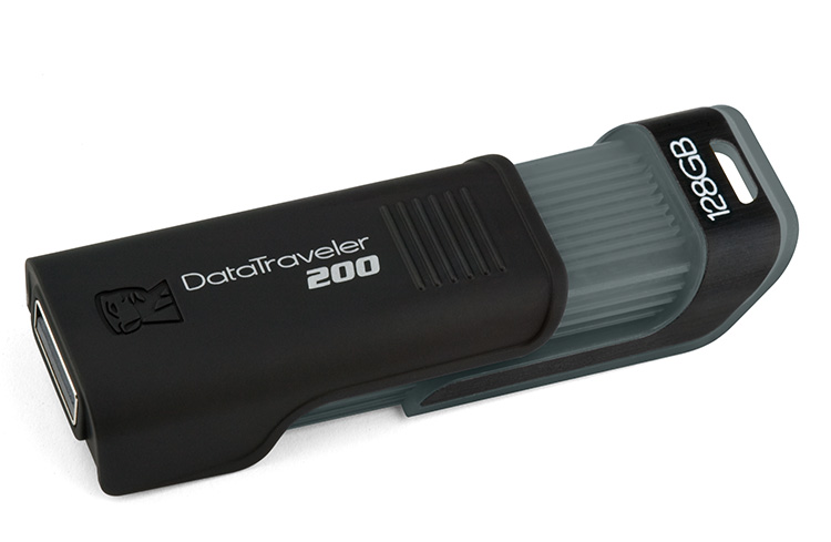 DT200_128GB_angled_top_closed.jpg