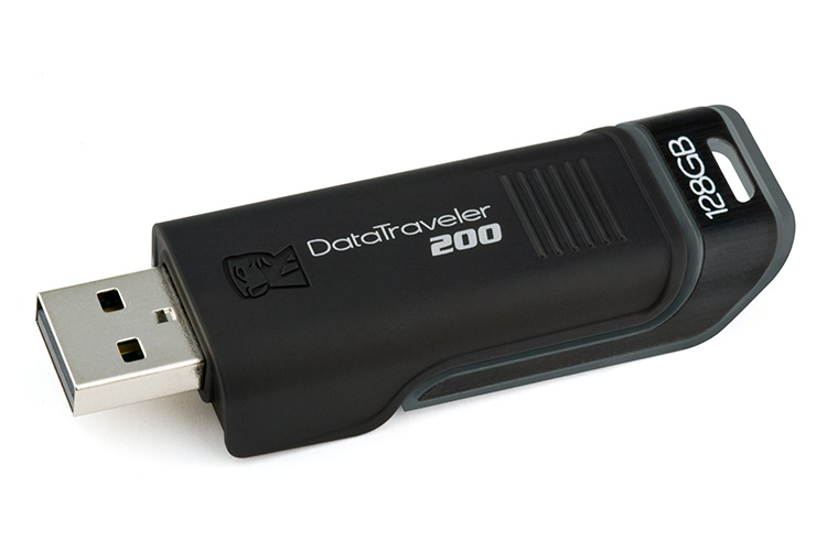 DT200_128GB_angled_top_open.jpg