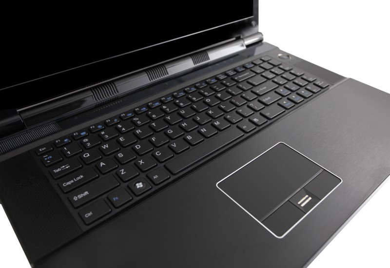 MAINGEAR Titan 17 keyboard.jpg