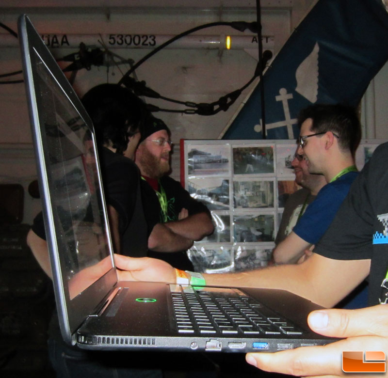 razer-blade-side.jpg